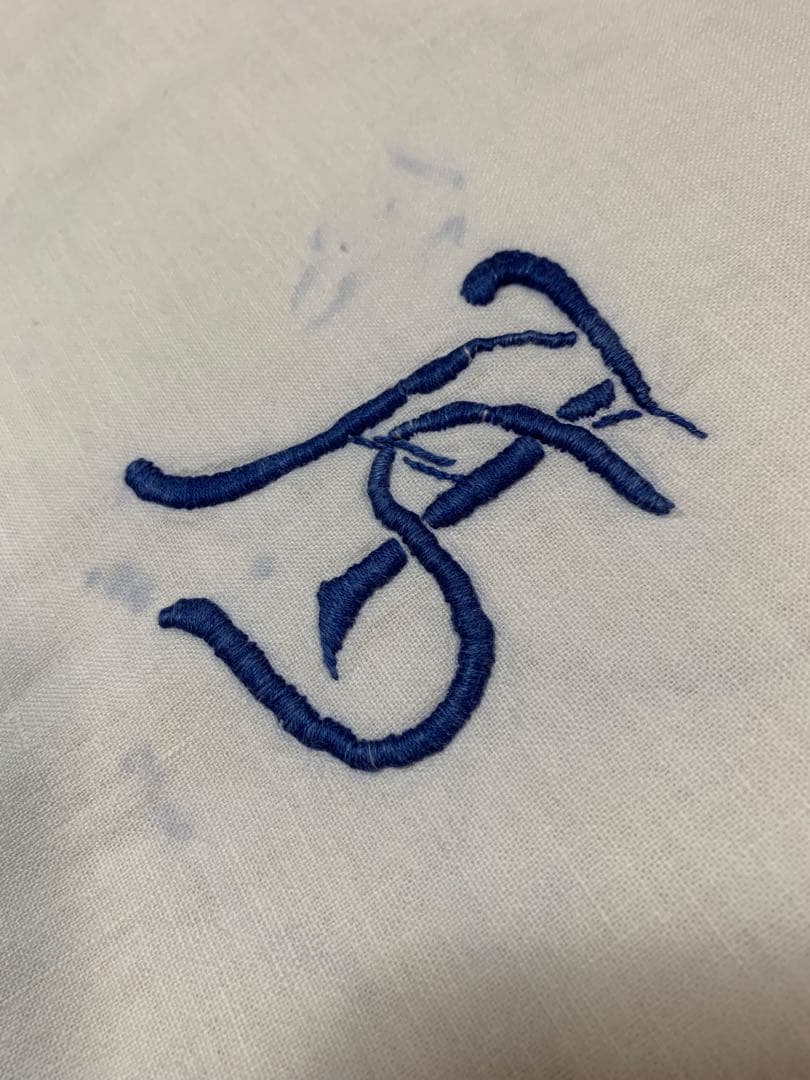 フランスアンティーク　レアなブルーの糸で風景と文字が刺繍されたカーテン！可愛い！