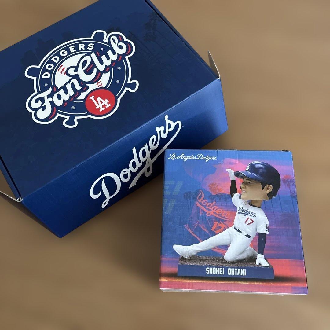 大谷翔平 ボブルヘッドとシール、スタジアムカード&ファンクラブBOX