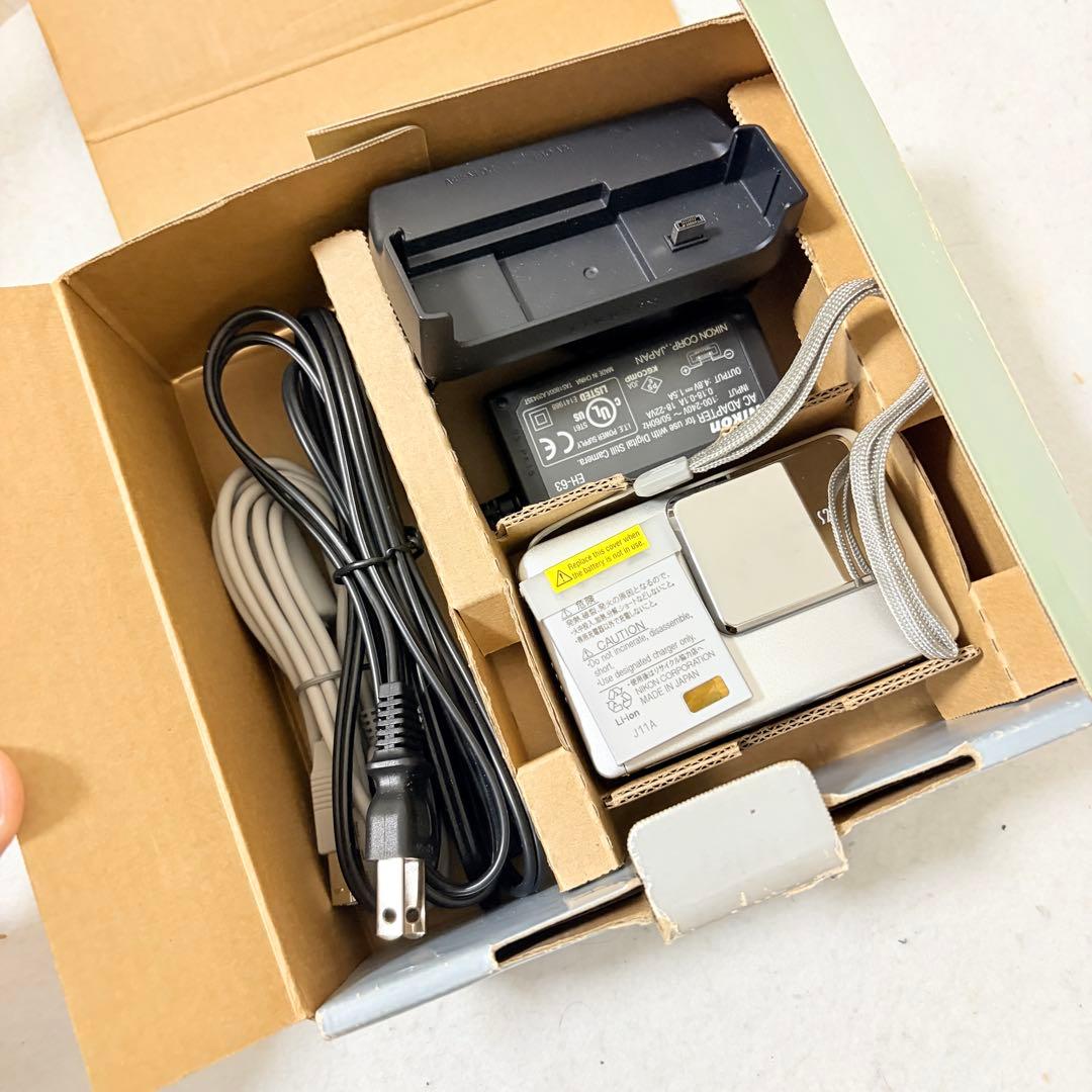 Nikonニコン COOLPIX S2 デジタルカメラ 動作確認済 極美品