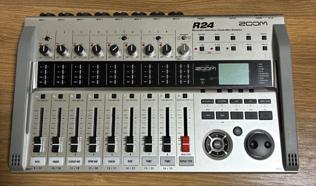 M*L様 ZOOM R24 マルチトラックレコーダー ズーム 24 トラック 箱