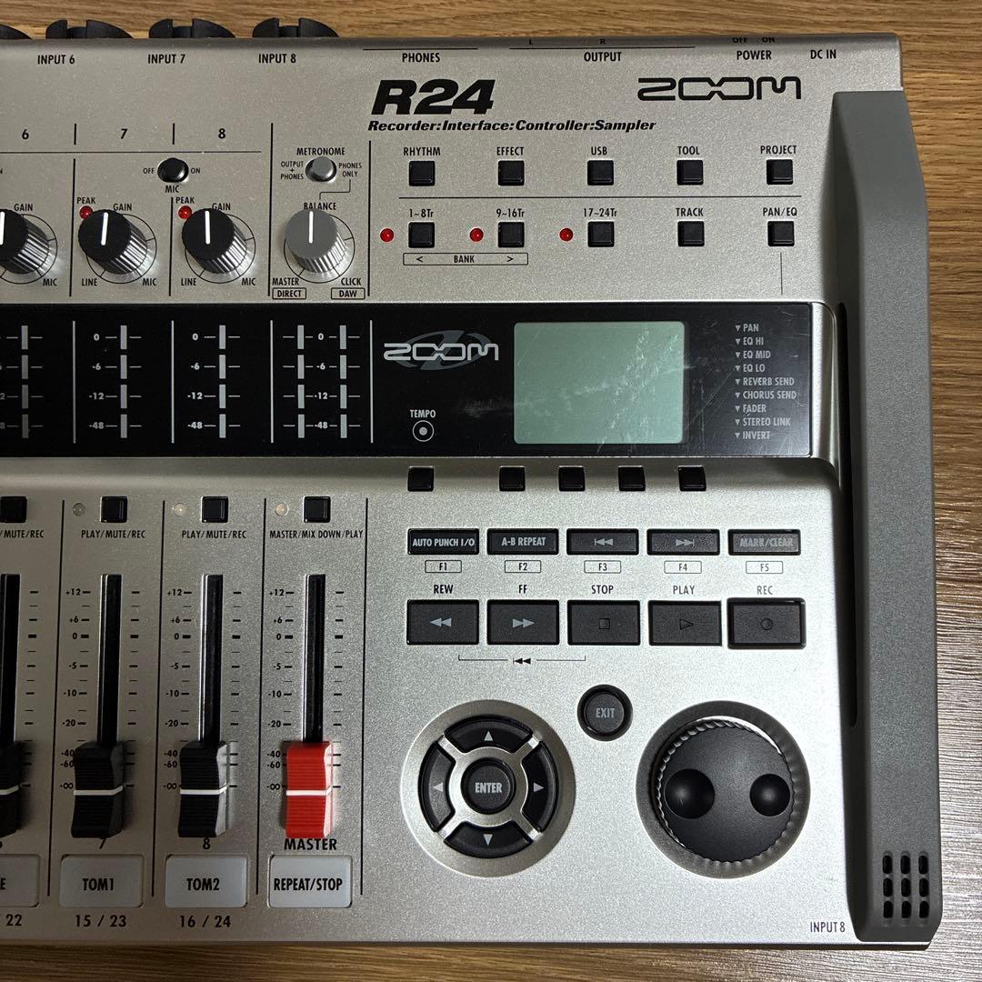 M*L様 ZOOM R24 マルチトラックレコーダー ズーム 24 トラック 箱