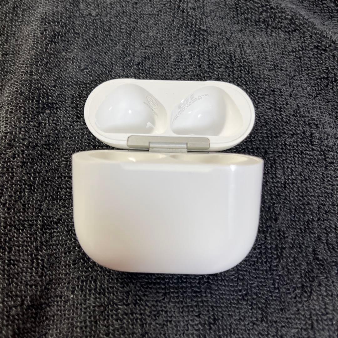 AirPods4 アクティブノイズキャンセリングあり