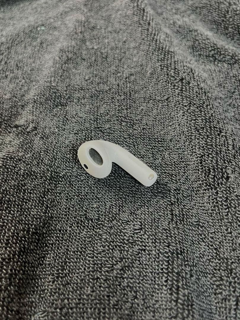 AirPods4 アクティブノイズキャンセリングあり