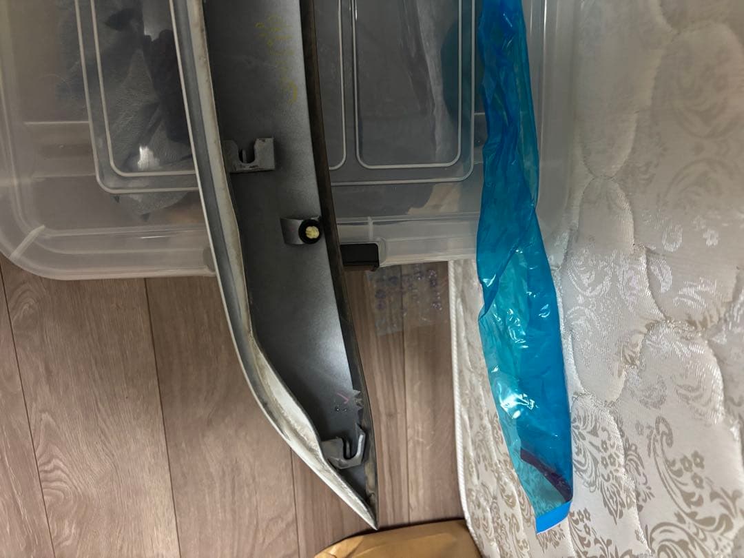 60ハリアーボンネットモールパール070