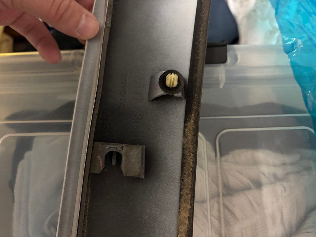 60ハリアーボンネットモールパール070