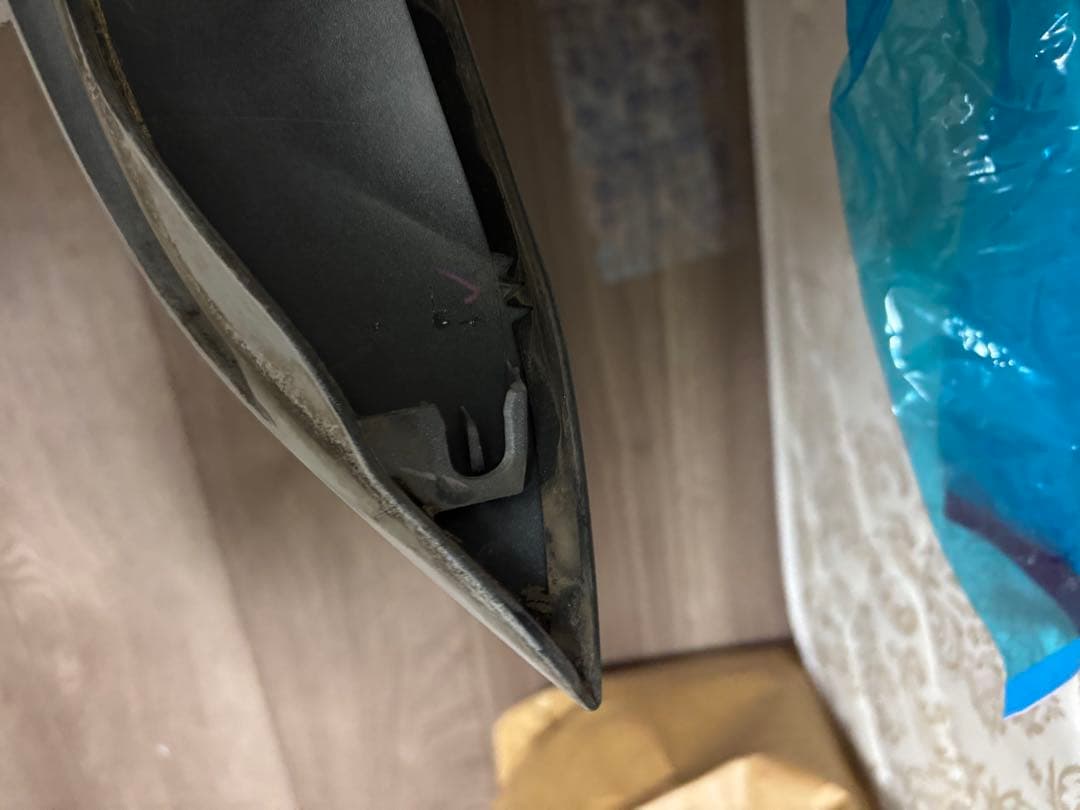 60ハリアーボンネットモールパール070