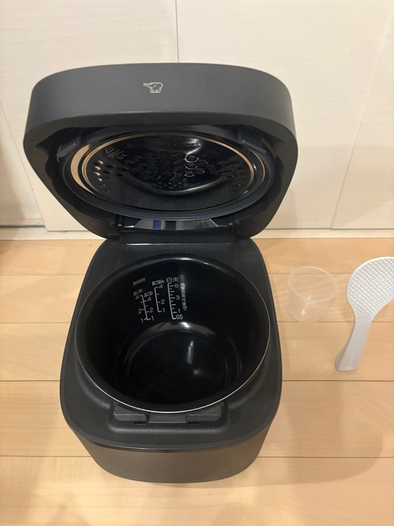 zojirushi 炊飯器 黒 NW-QA10-BA 象印　美品　格安