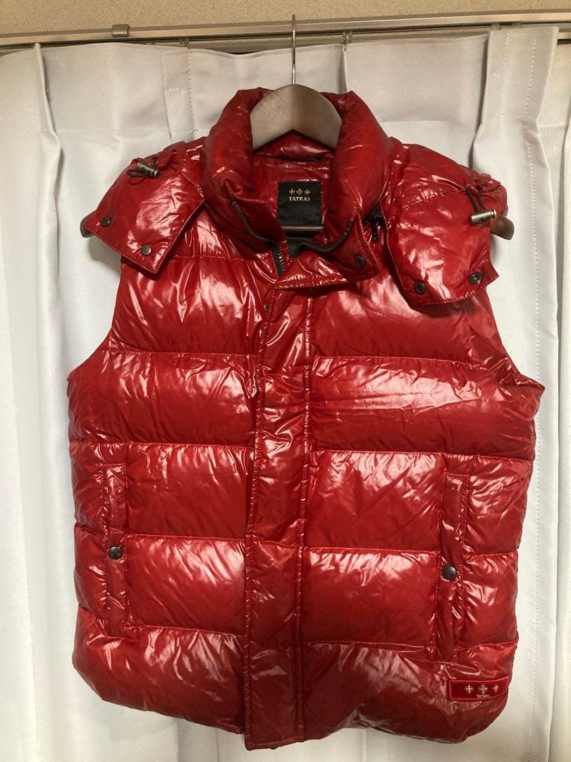 TATRAS フード付きレッドダウンベスト