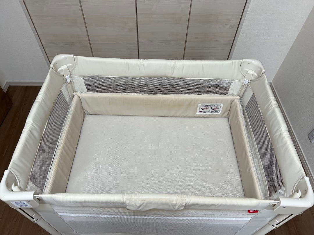 【ココネルエアー　アップリカ　たためるベビーベッド　折りたたみ】