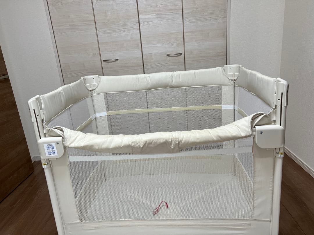 【ココネルエアー　アップリカ　たためるベビーベッド　折りたたみ】