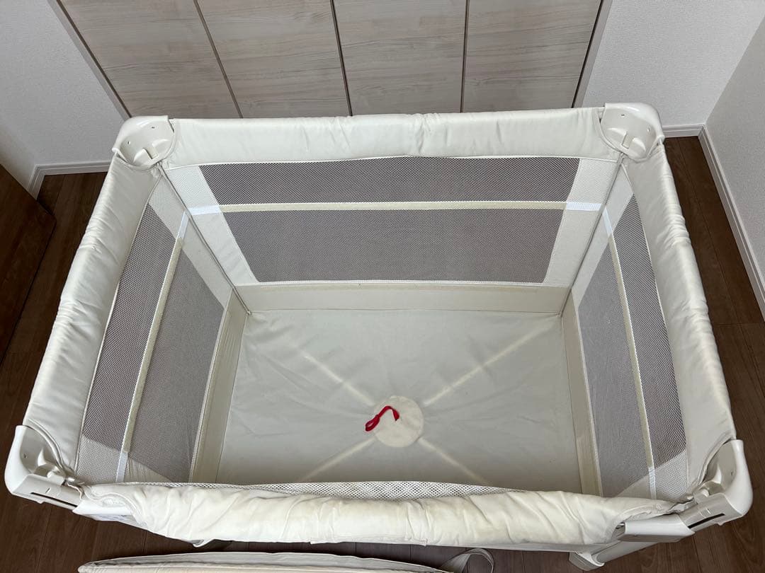 【ココネルエアー　アップリカ　たためるベビーベッド　折りたたみ】
