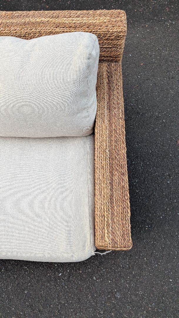 ①【写真右側】KAJA FARGO/オミソファ 3人がけ