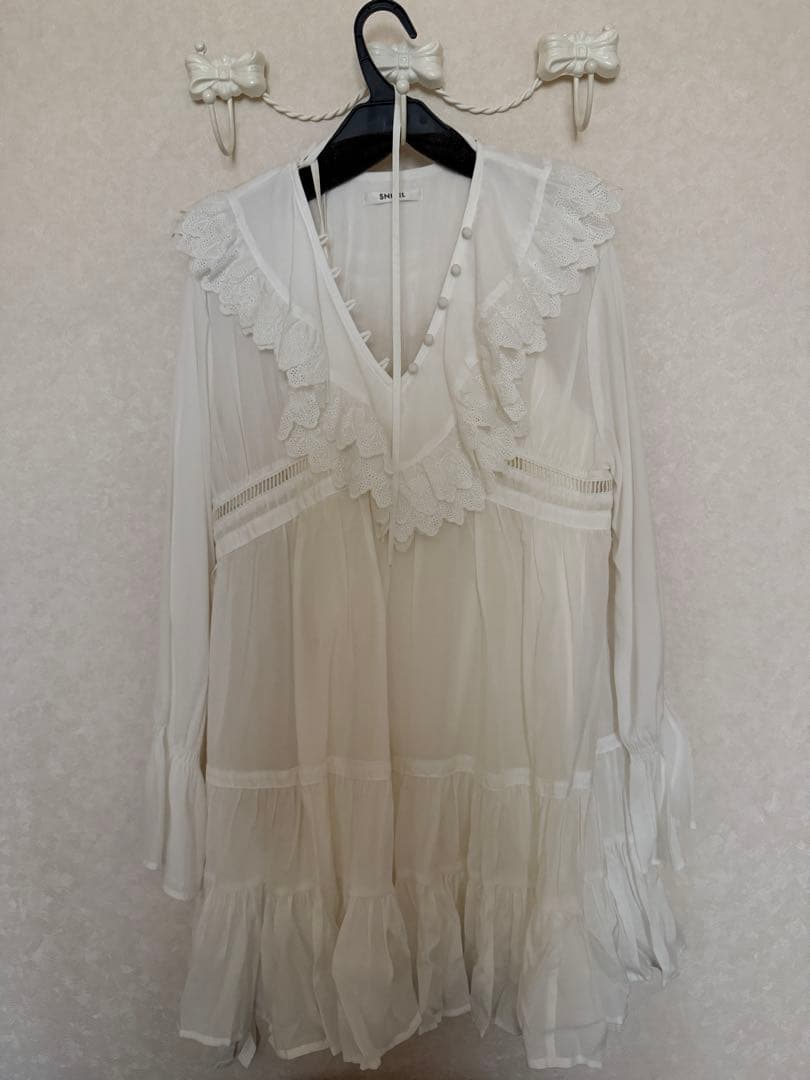 乃木坂46川﨑桜ちゃん着用 SNIDEL コットンライクラッフルカラーチュニック