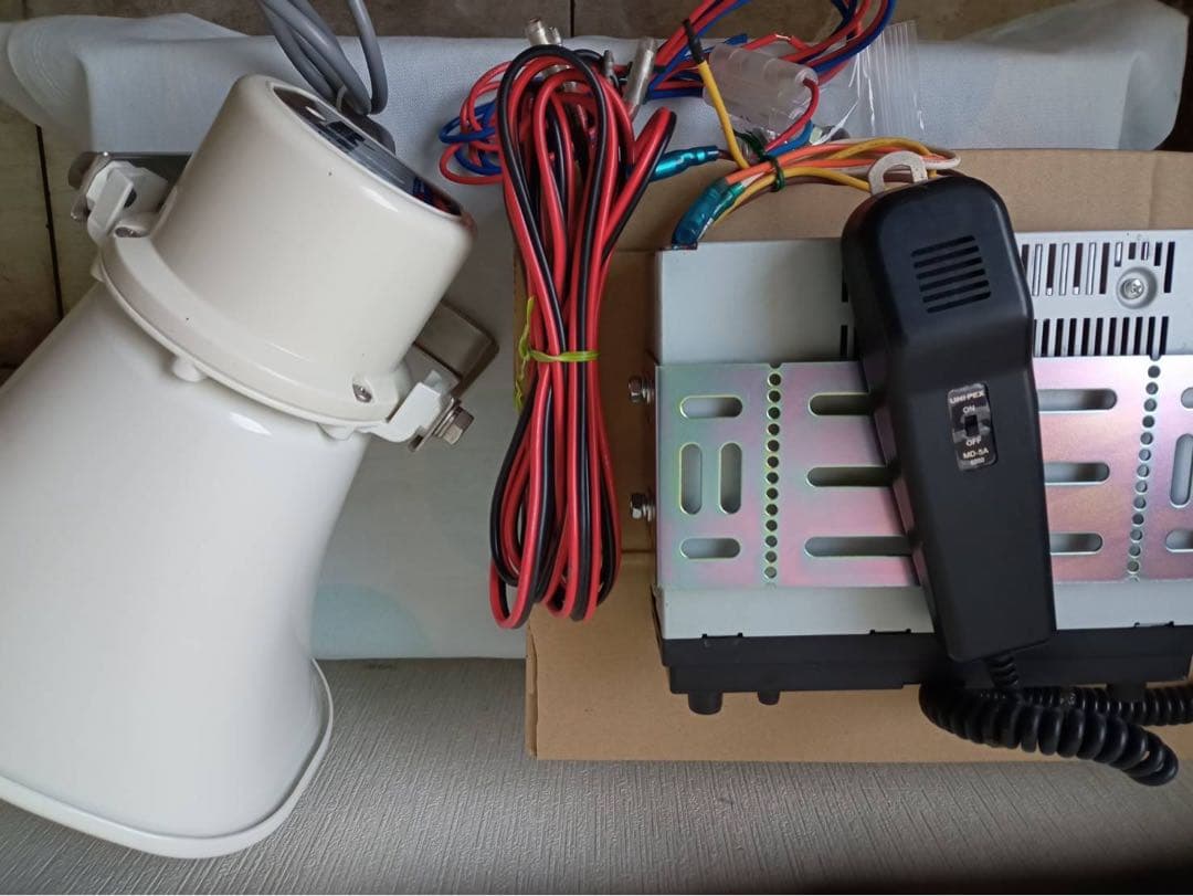 TOA　10WアンプSD付車載拡声器　TOA　スピーカー10W