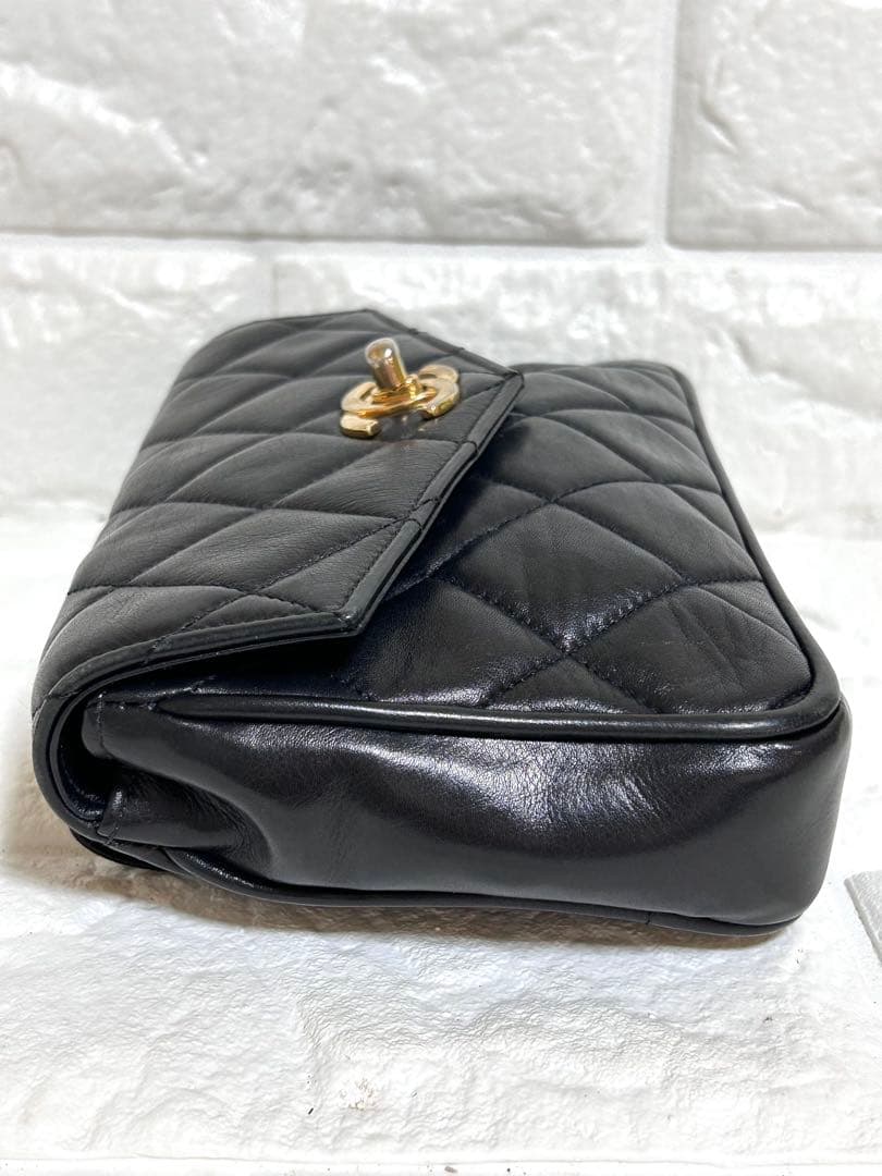 【良品】CHANELシャネルマトラッセボディバッグ　ターンロック