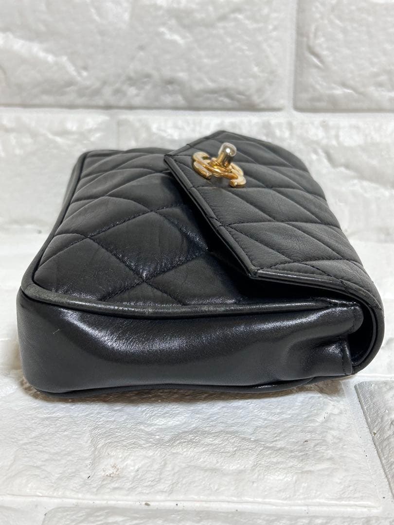 【良品】CHANELシャネルマトラッセボディバッグ　ターンロック
