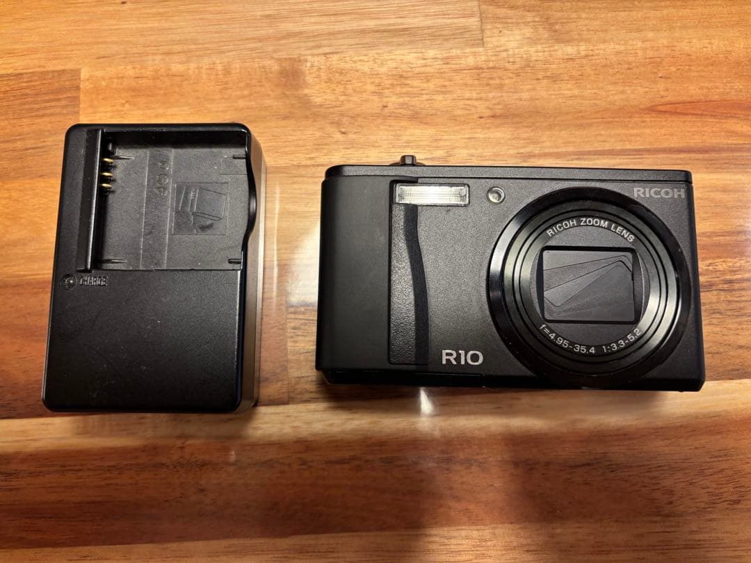 RICOH R10 コンパクトデジタルカメラ
