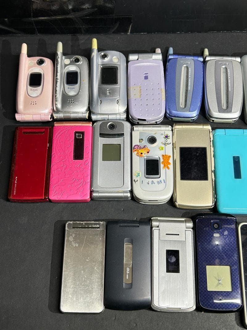大量 携帯電話 ガラケー docomo/au 他 26台 ジャンク 部品取り