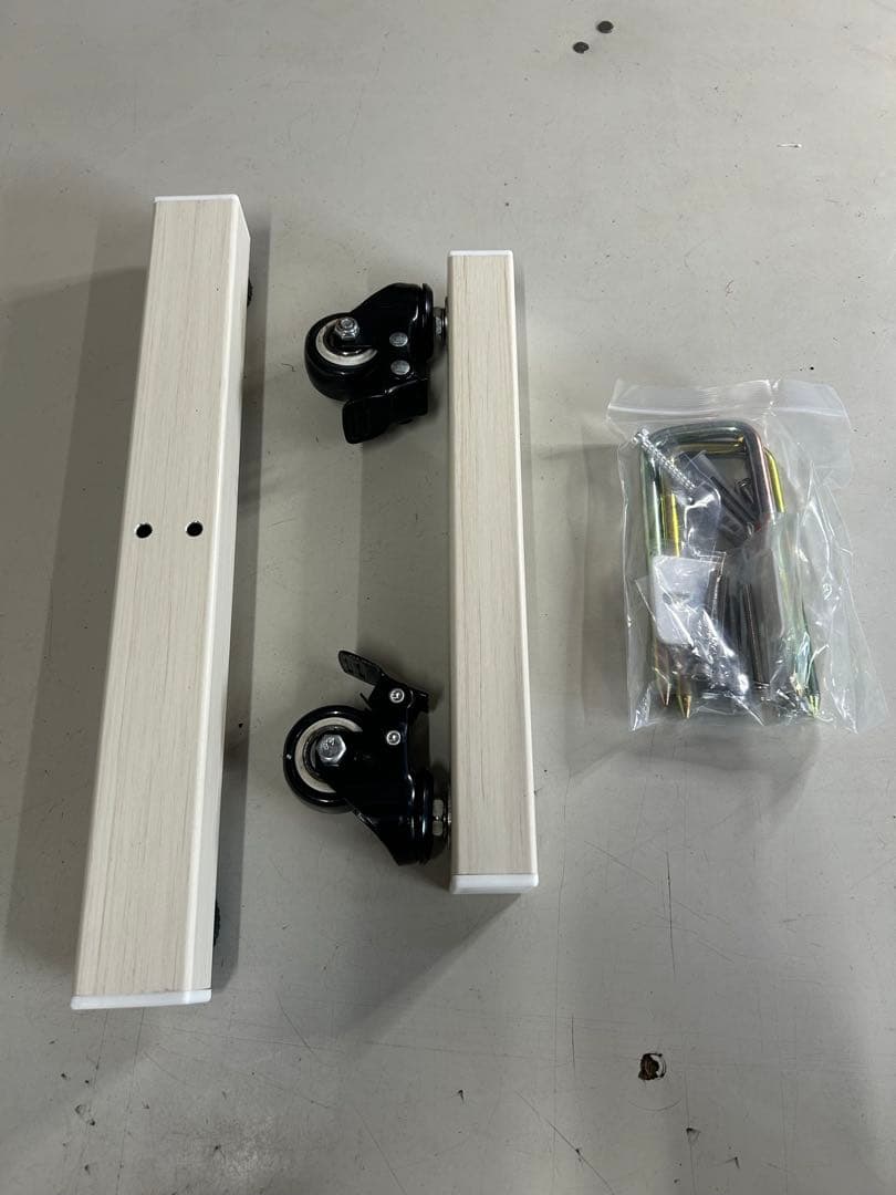 キャスター付きオールアルミ伸縮￼￼フェンス　未使用品