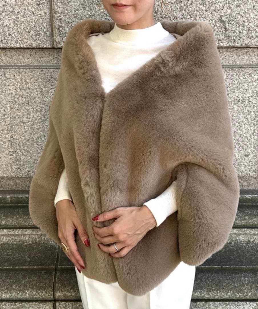 【年末お値下げ】新品・未使用 JENNE リッチボリュームファーケープ　ベージュ