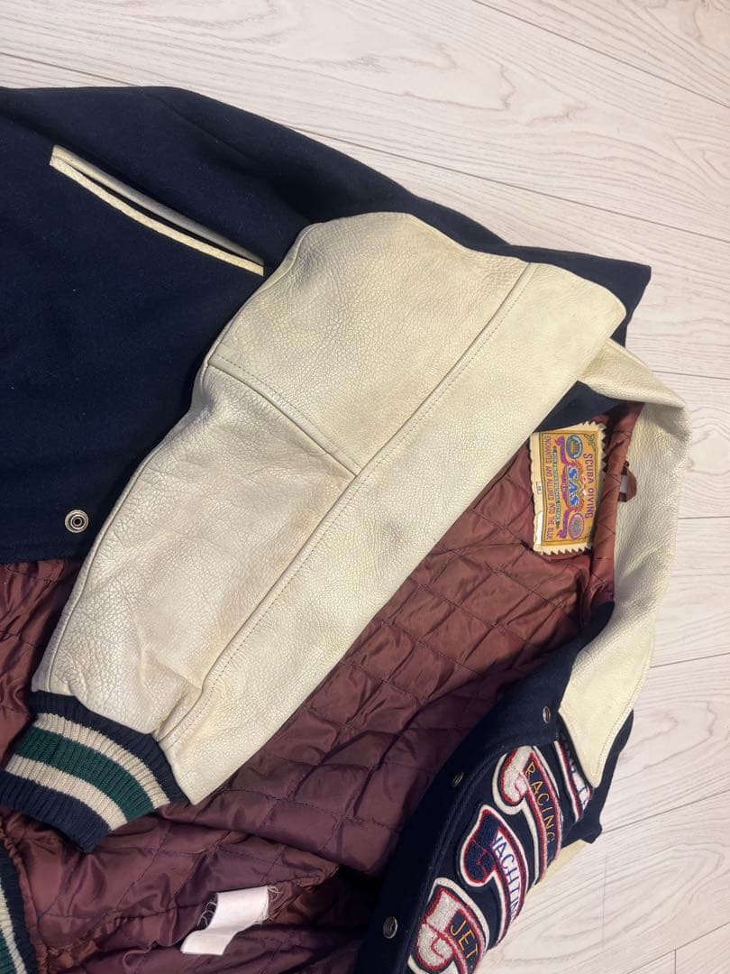 SAS 刺繍入りネイビー/ホワイトスタジャン