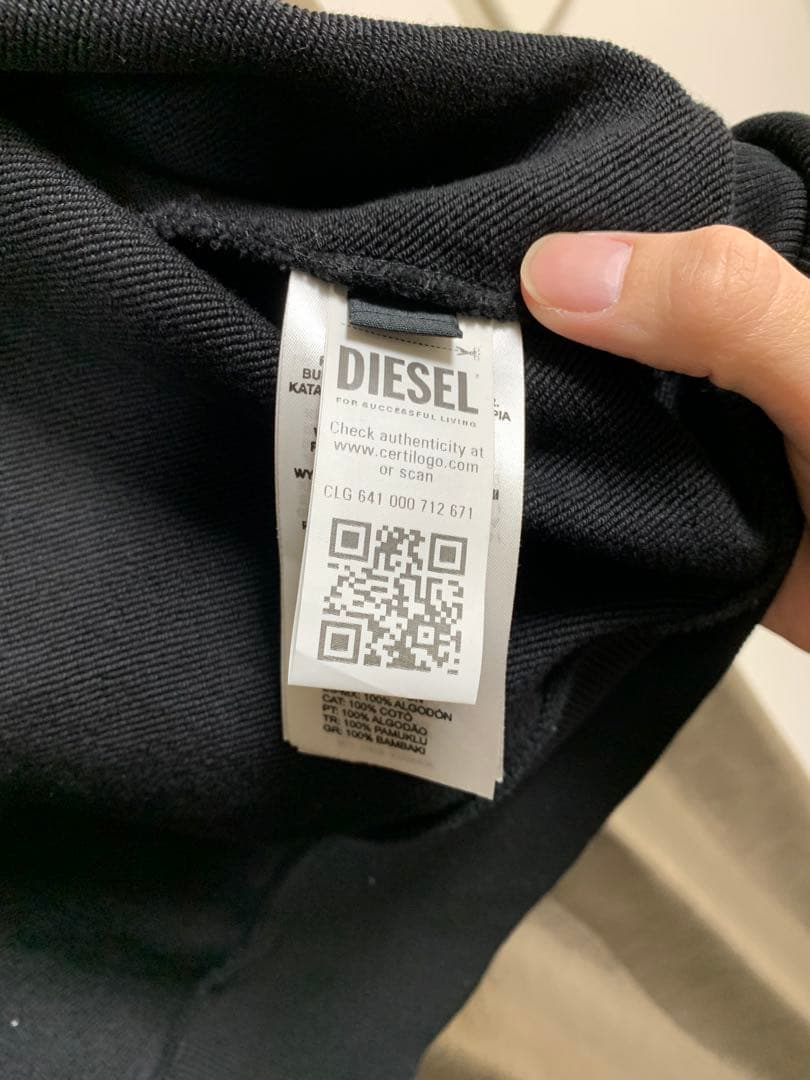 DIESEL ブラック ジップアップスウェット　Sサイズ