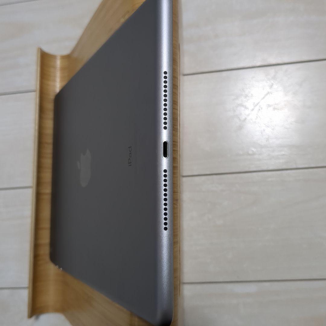 Apple iPad 　第5世代　128GB　スペースグレイ 本体