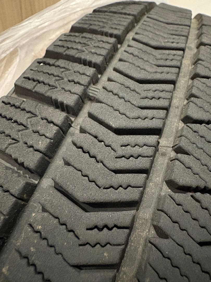 ブリヂストン 195/65R15 スタッドレスタイヤ