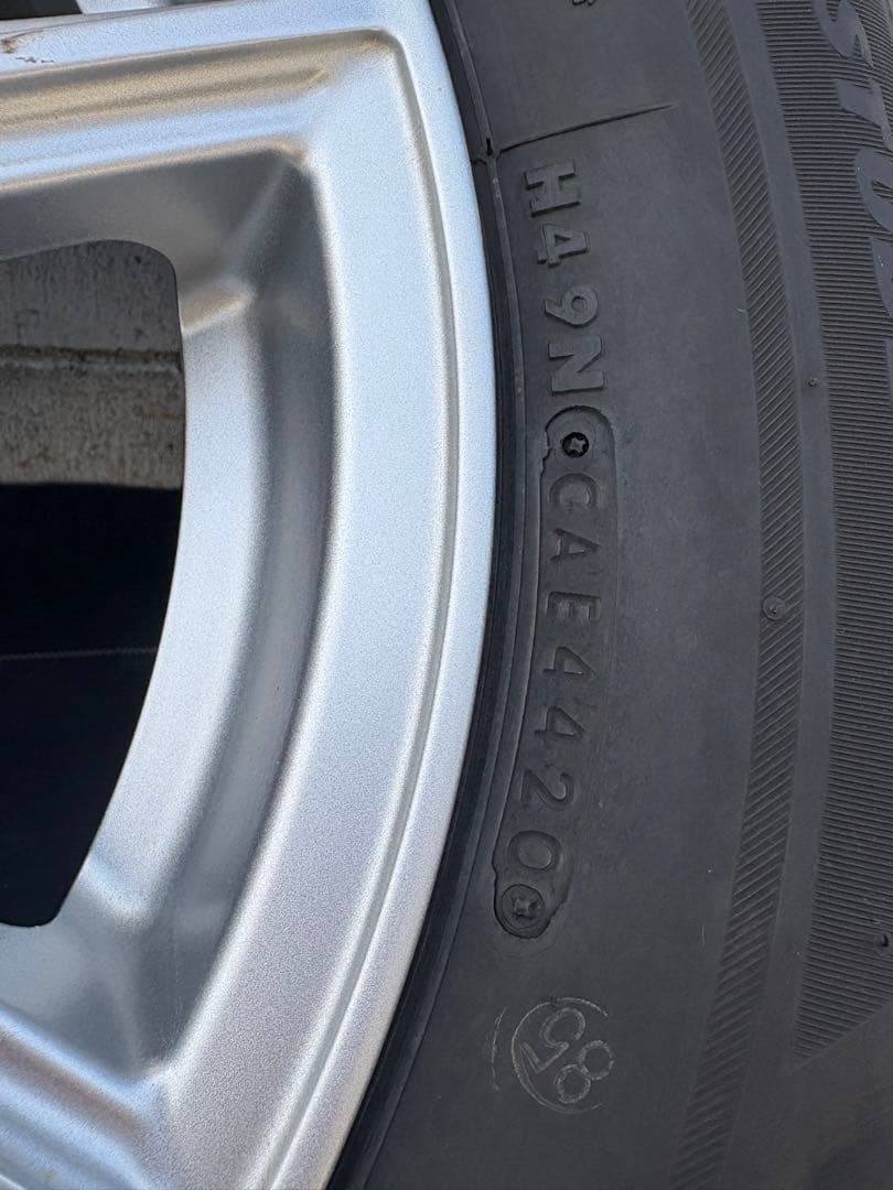 ブリヂストン 195/65R15 スタッドレスタイヤ