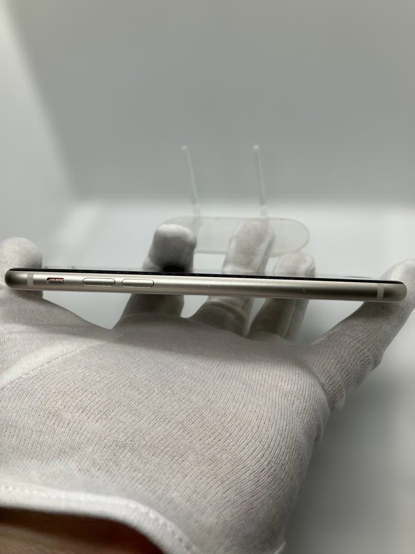 iPhone SE 第3世代 64GB 美品 SIMフリー バッテリー100%