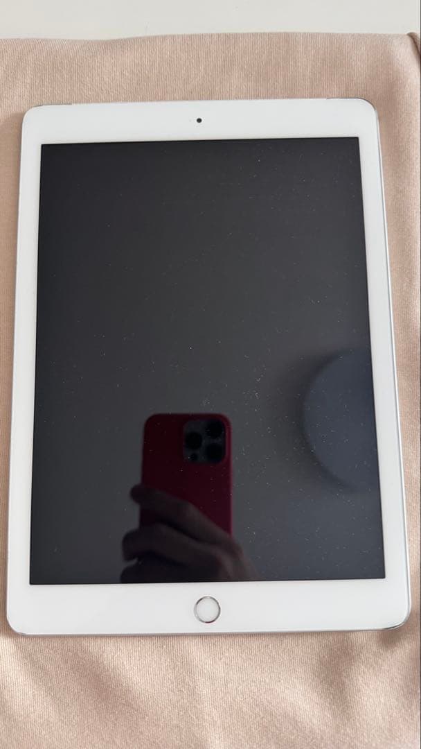 Apple iPad 6世代10.2インチ シルバー 本体