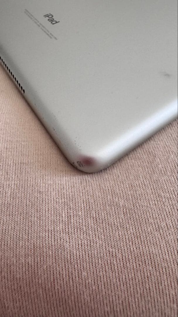 Apple iPad 6世代10.2インチ シルバー 本体