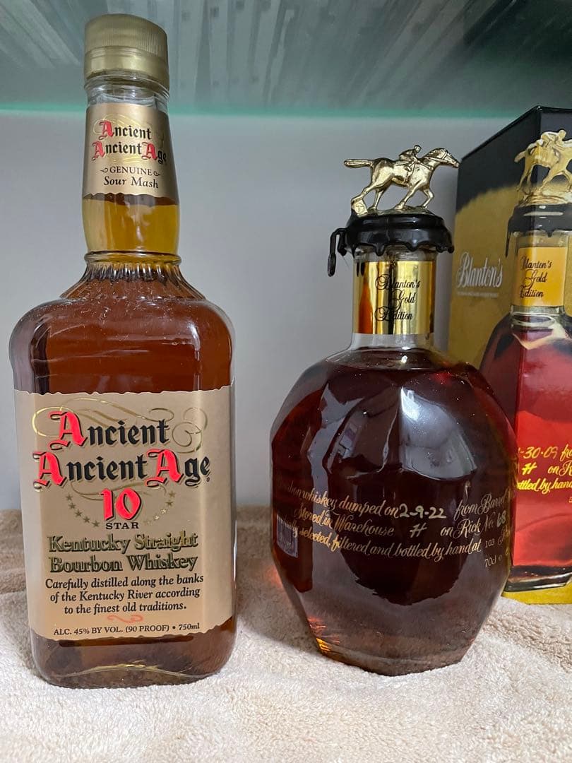 バーボンウイスキー2本セット　エンシェントエイジ10スター　ブラントンゴールド