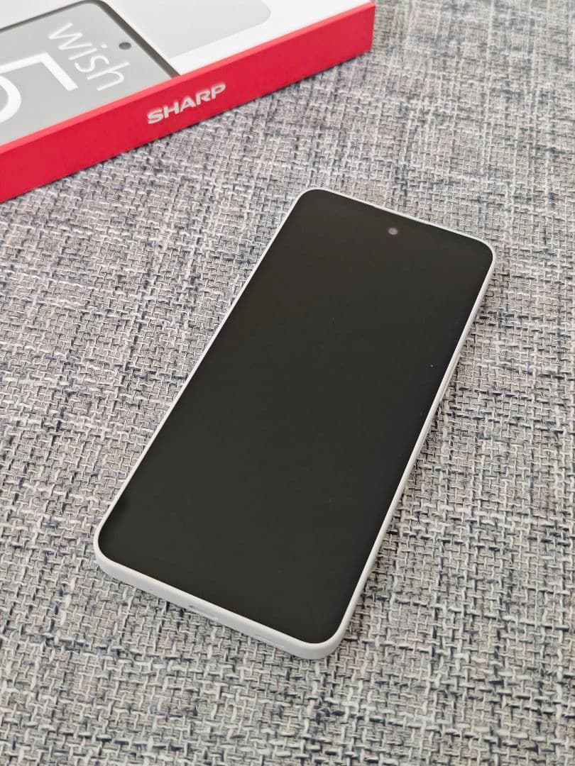 SHARP AQUOS wish5 ホワイト