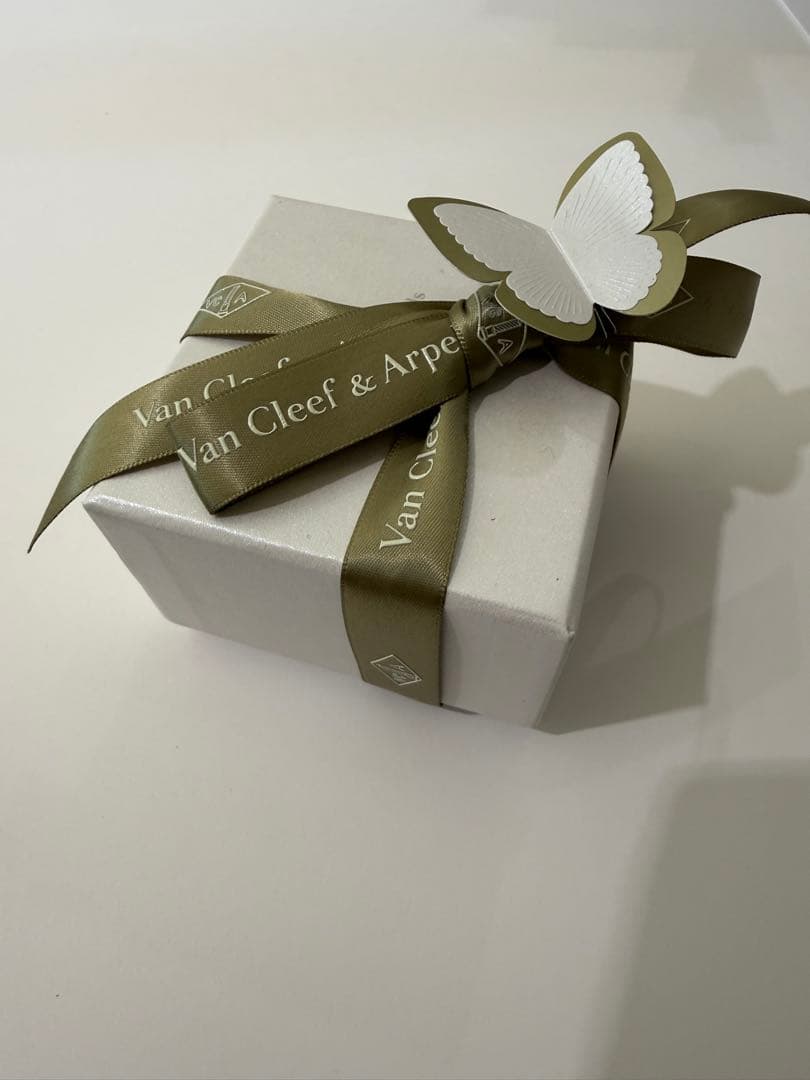 ふ*よ様 新品、未使用、未開封！Van Cleef & Arpels スウィート