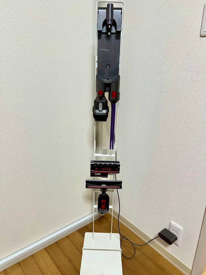 【美品】Dyson V8 Slim Fluffy+　スタンドセット