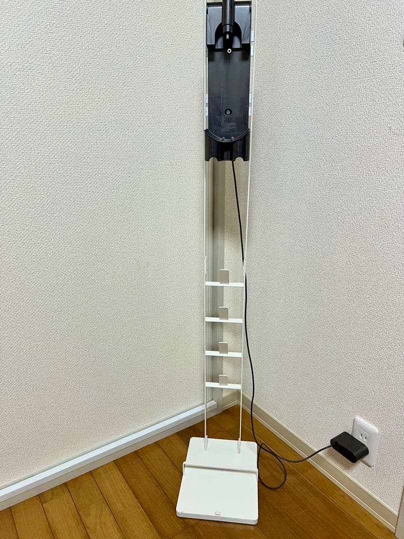 【美品】Dyson V8 Slim Fluffy+　スタンドセット
