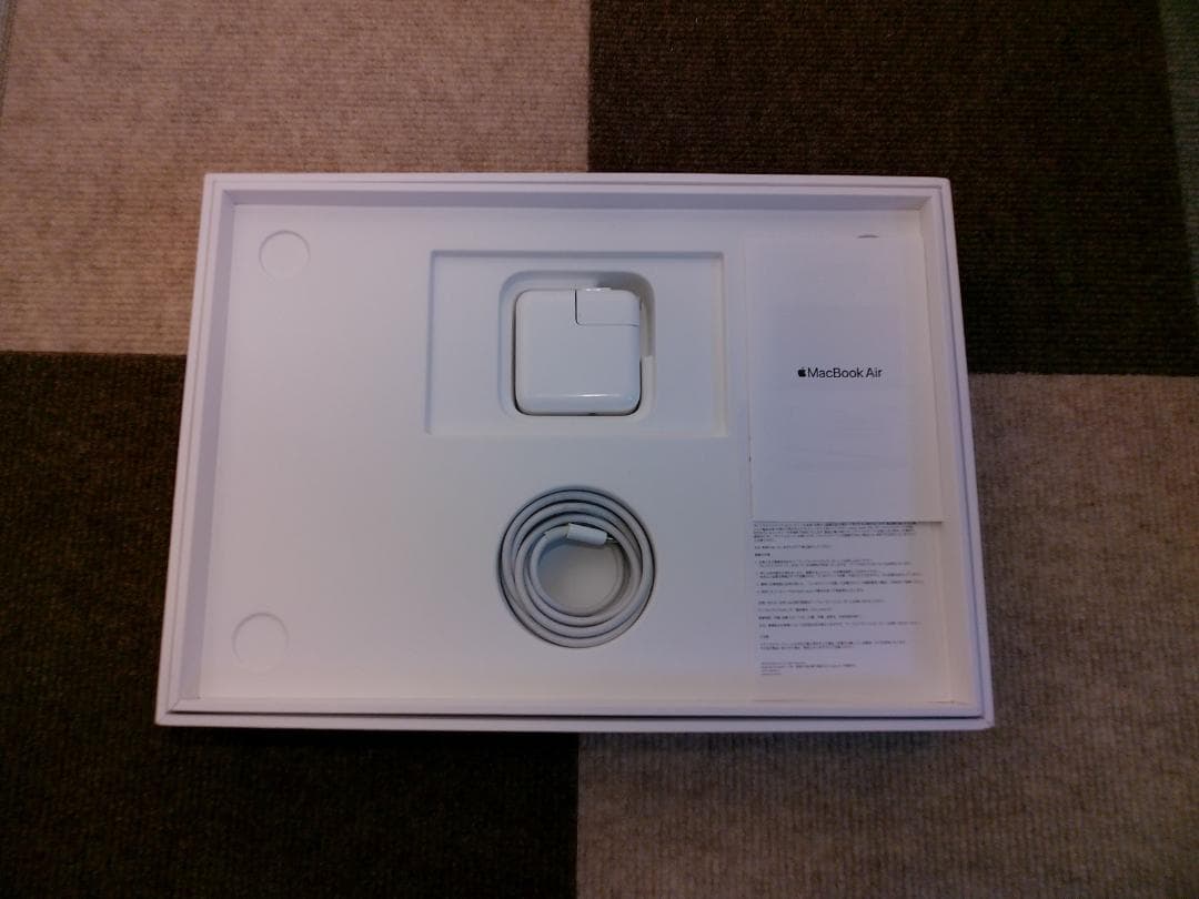 MacBook Air2020 A2237 13㌅ M1 バッテリー100%