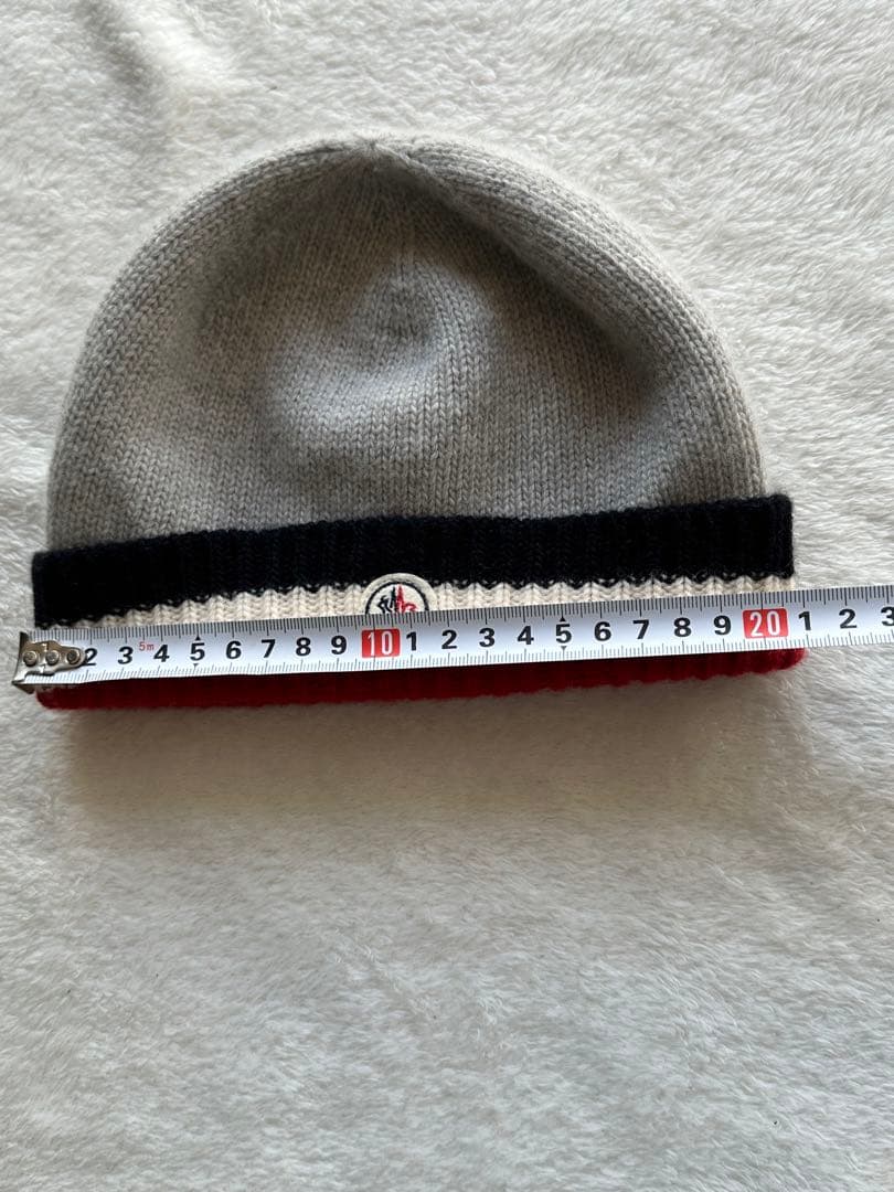 MONCLERモンクレール ニット帽 グレー ロゴワッペン ストライプ