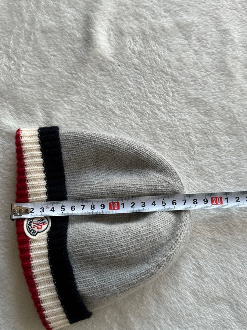 MONCLERモンクレール ニット帽 グレー ロゴワッペン ストライプ