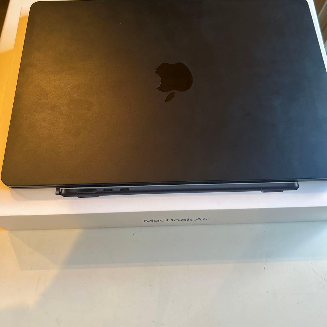 MacBook Air M2 16GB/256GB ミッドナイト