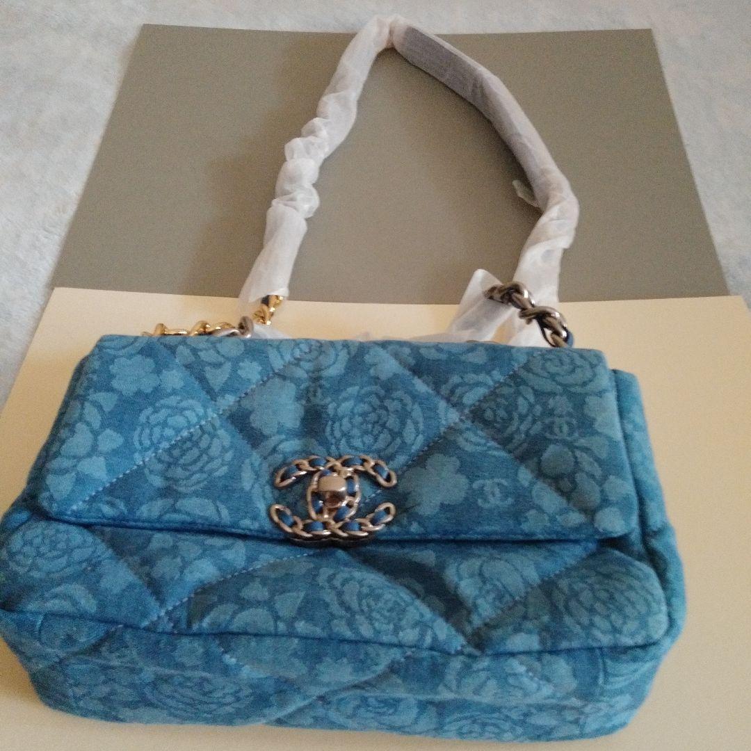 CHANEL ノベルティ青 キルティング デニム地ショルダーバッグ
