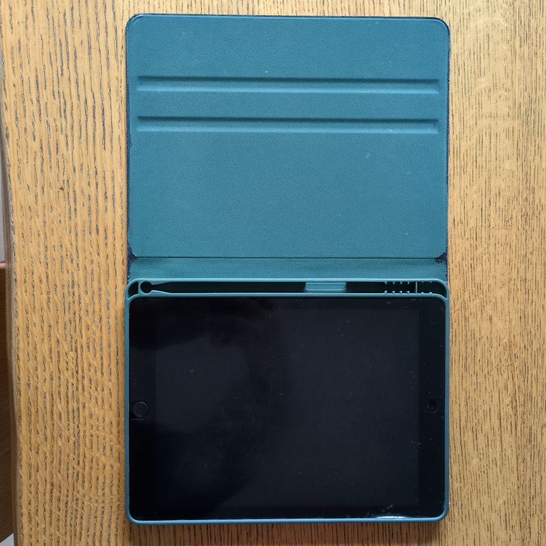 ipad第6世代　32GB　ケース、フィルム付き