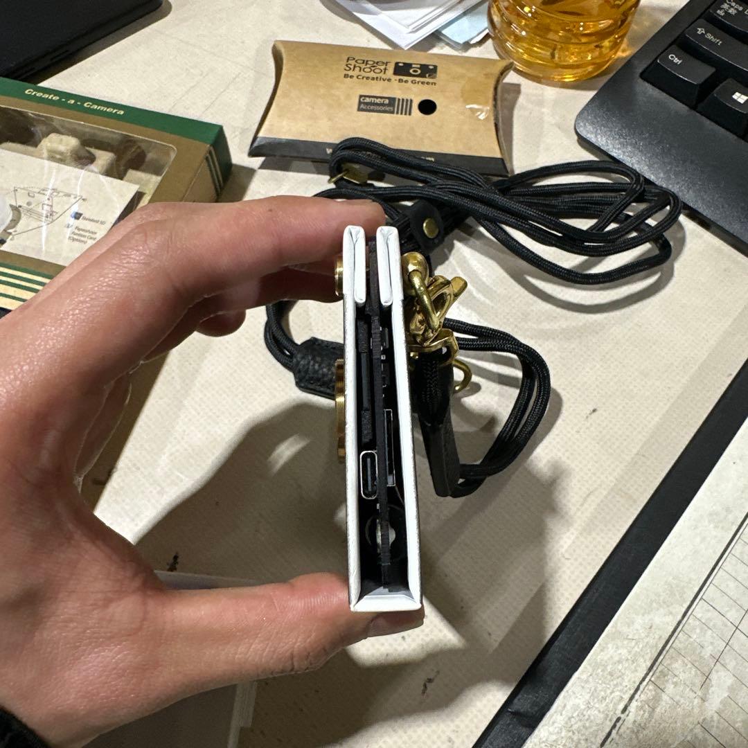 Paper Shoot デジタルカメラ ブラウン