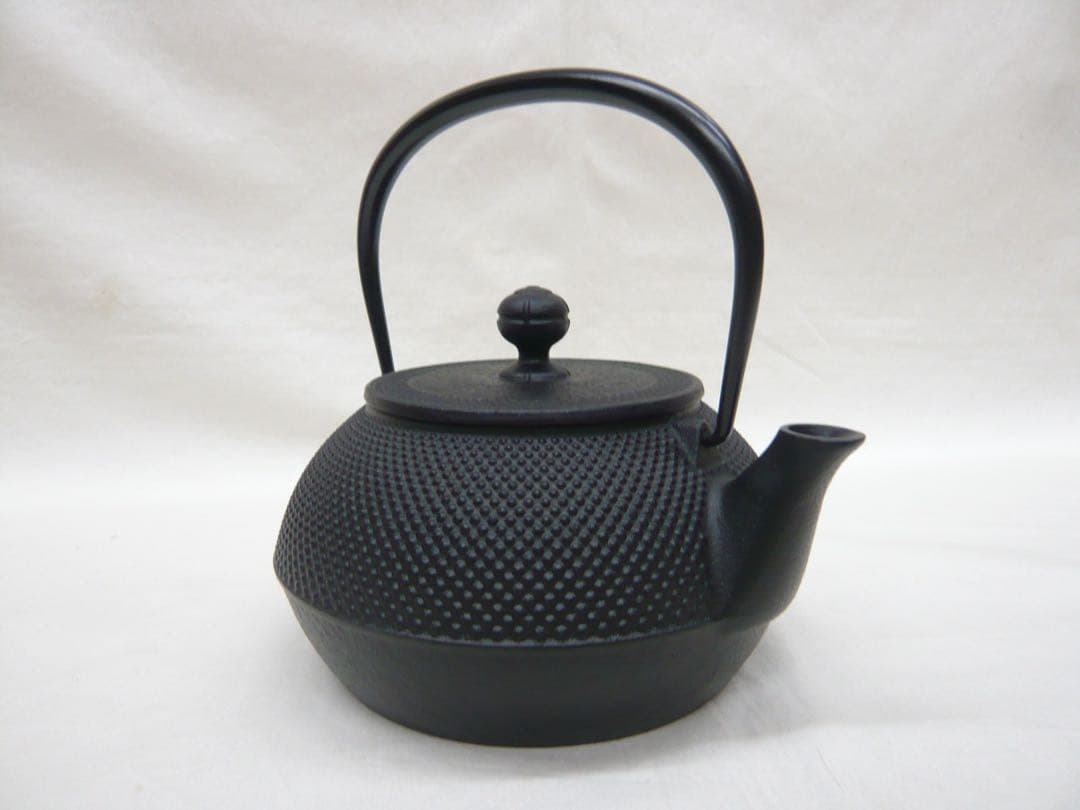 『鉄瓶 7型アラレ』満水900ml ガス・IH対応 南部鉄器 日本製