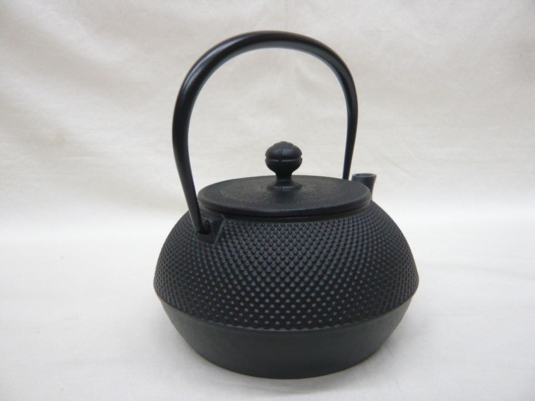 『鉄瓶 7型アラレ』満水900ml ガス・IH対応 南部鉄器 日本製