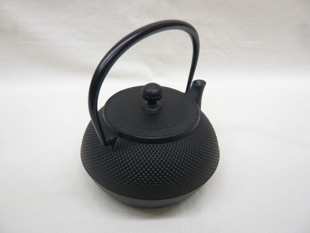 『鉄瓶 7型アラレ』満水900ml ガス・IH対応 南部鉄器 日本製