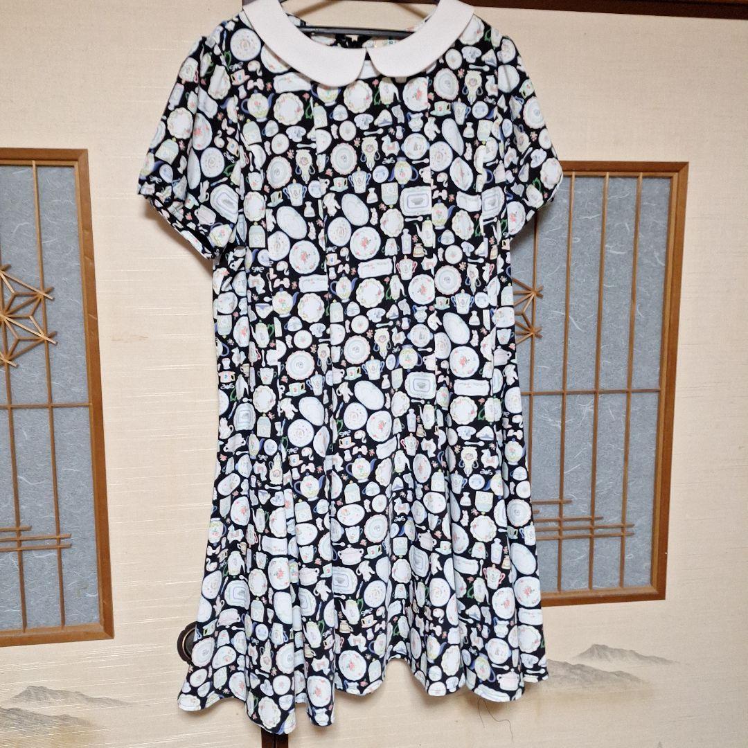 フランシュリッペFL5 猫ちゃんやお皿がたくさんのワンピース