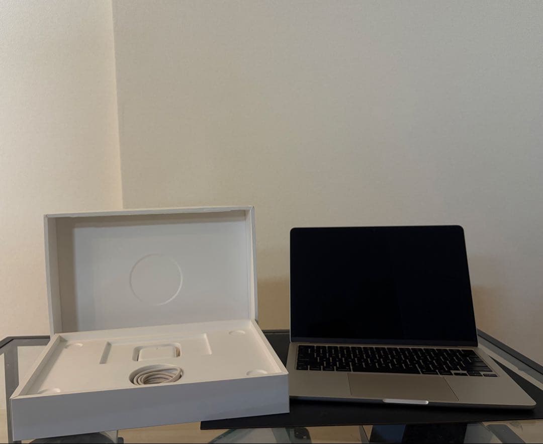 美品MacBook Air M3 US配列 メモリ8GB、容量256GB