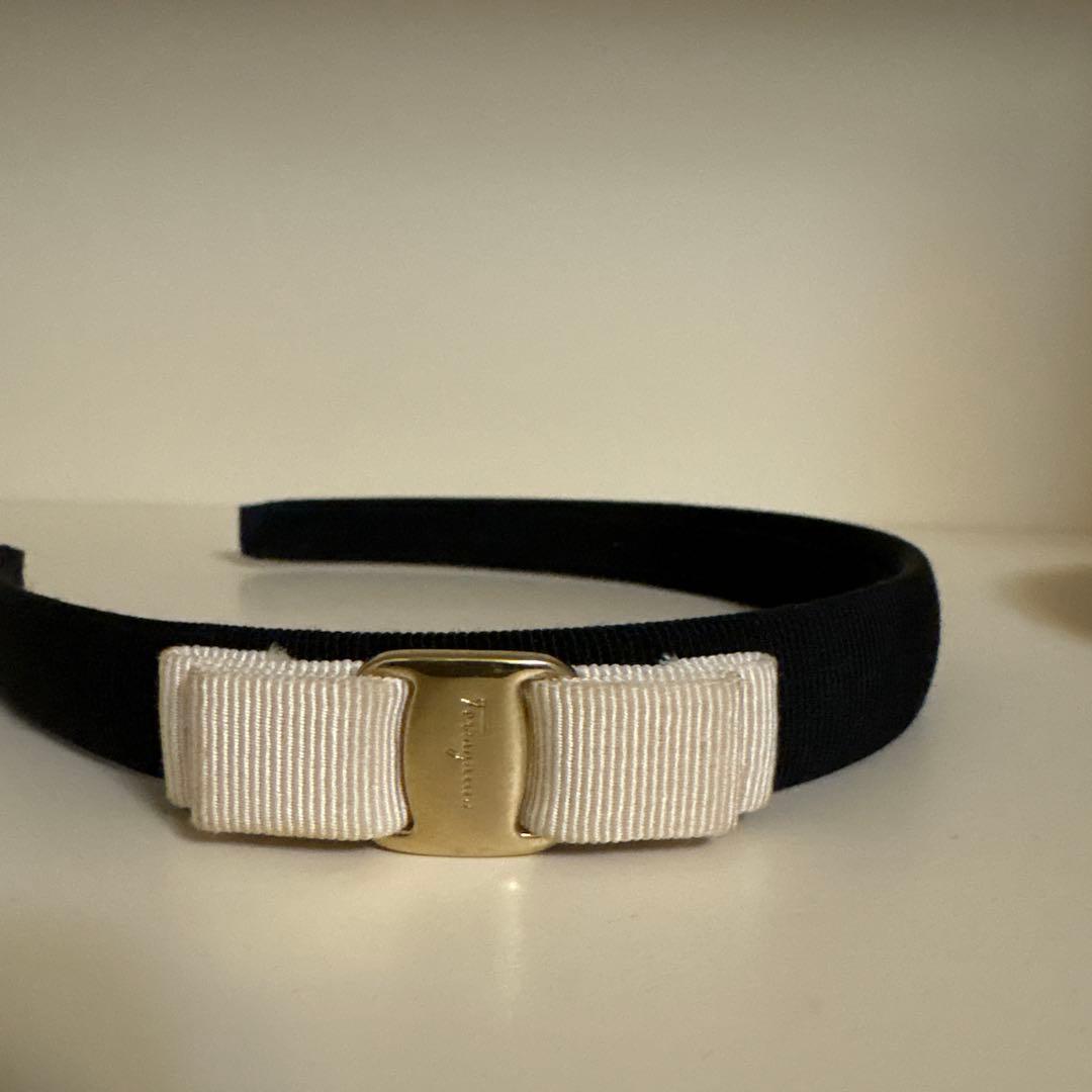 Salvatore Ferragamoカチューシャ、バイカラー、ネイビーブラック